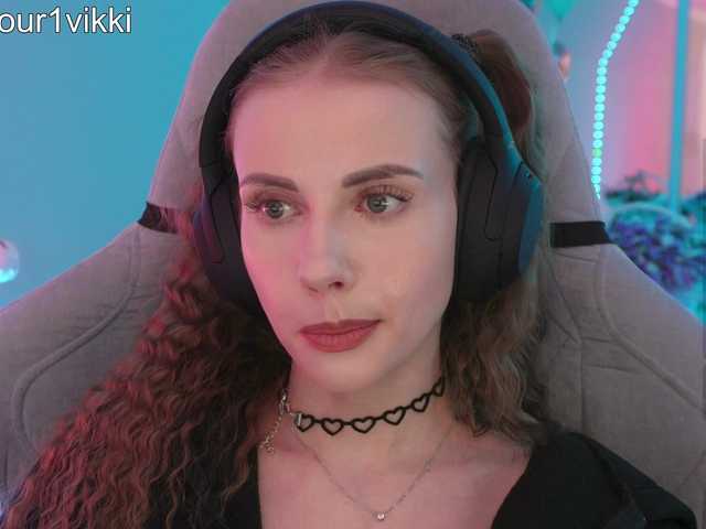 -VikkiL0vesCheese-'s BongaCams show and profile