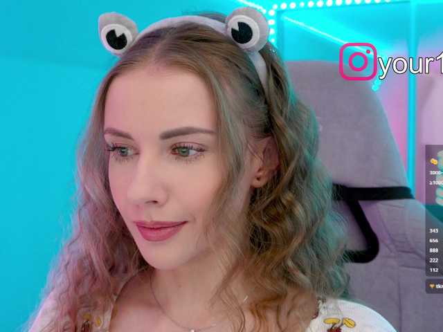 -VikkiL0vesCheese-'s BongaCams show and profile