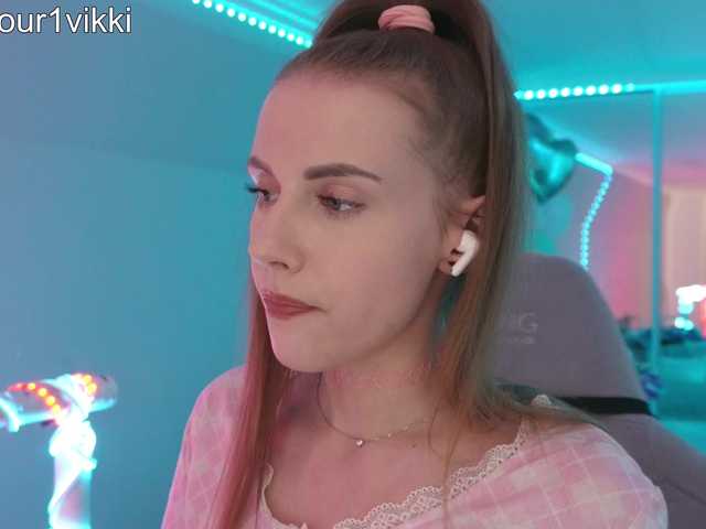 -VikkiL0vesCheese-'s BongaCams show and profile