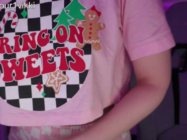 -VikkiL0vesCheese-'s BongaCams profile