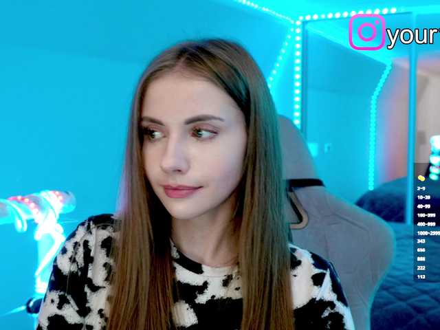 Sex chat gratuit in direct cu -VikkiL0vesCheese- pe BongaCams