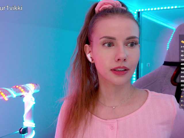 -VikkiL0vesCheese-'s BongaCams show and profile