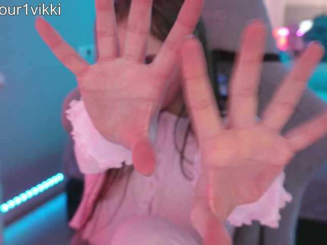 -VikkiL0vesCheese-'s BongaCams show and profile