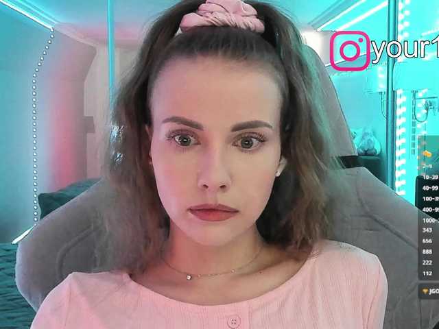 -VikkiL0vesCheese-'s BongaCams show and profile