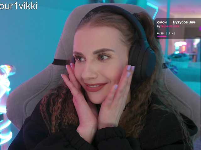 -VikkiL0vesCheese-'s BongaCams show and profile