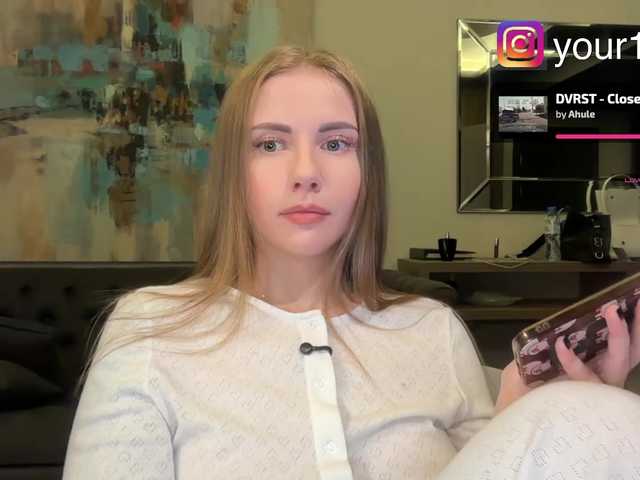 -VikkiL0vesCheese- from BongaCams