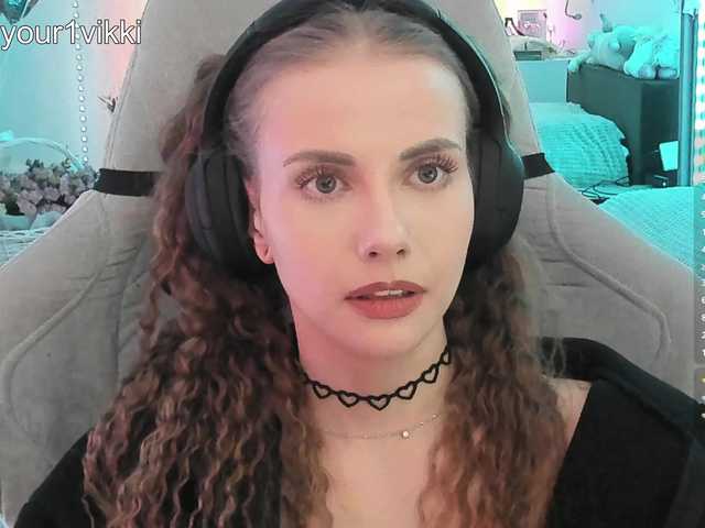 -VikkiL0vesCheese-'s BongaCams show and profile