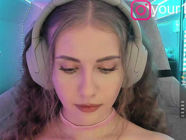 -VikkiL0vesCheese- from BongaCams