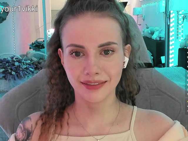 -VikkiL0vesCheese-'s BongaCams profile