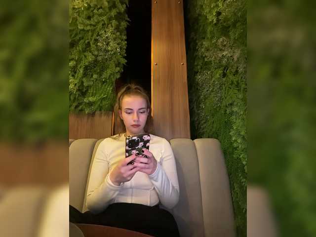 -VikkiL0vesCheese- from BongaCams