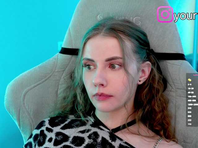 -VikkiL0vesCheese- from BongaCams