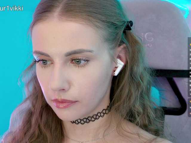 -VikkiL0vesCheese-'s BongaCams show and profile