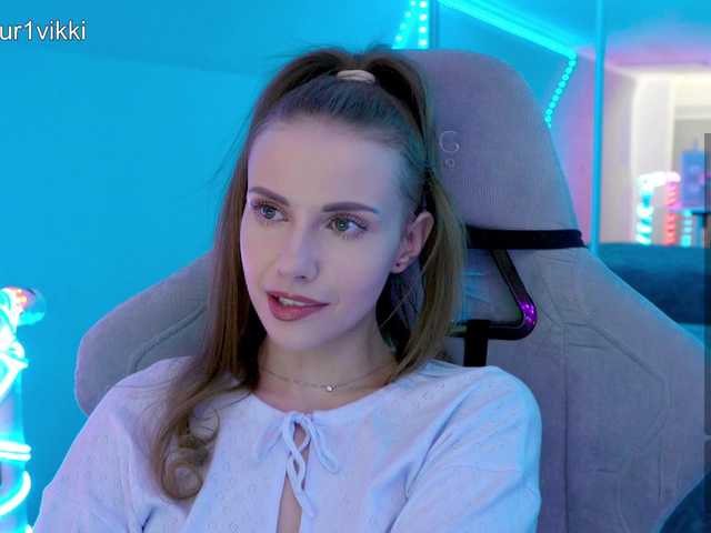 -VikkiL0vesCheese-'s BongaCams show and profile