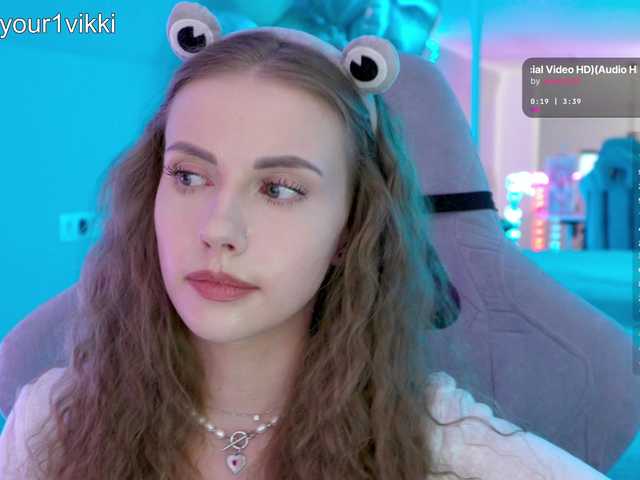 -VikkiL0vesCheese-'s BongaCams show and profile