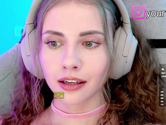 -VikkiL0vesCheese- from BongaCams