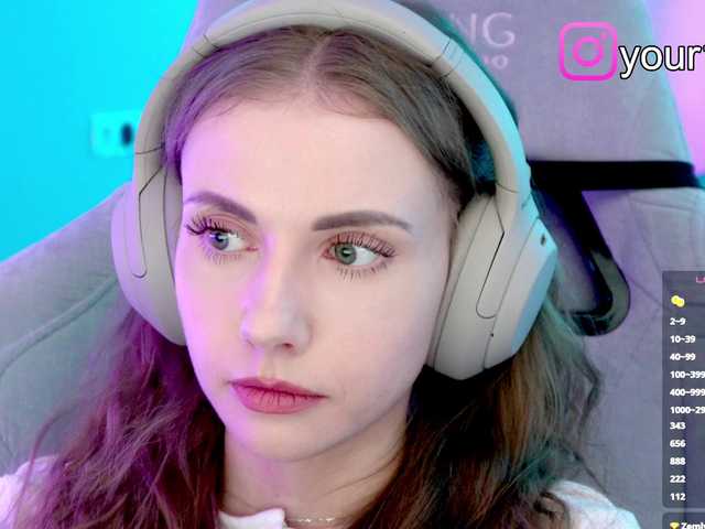 VikkiExtraCheese webcam