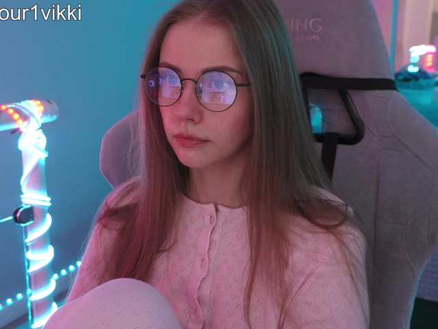 -VikkiL0vesCheese-'s BongaCams show and profile