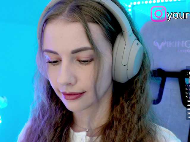 VikkiExtraCheese webcam