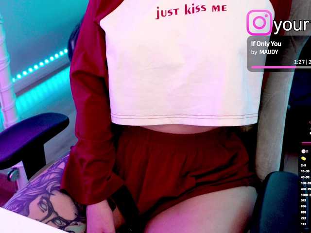 -VikkiL0vesCheese- Live Webcam on BongaCams