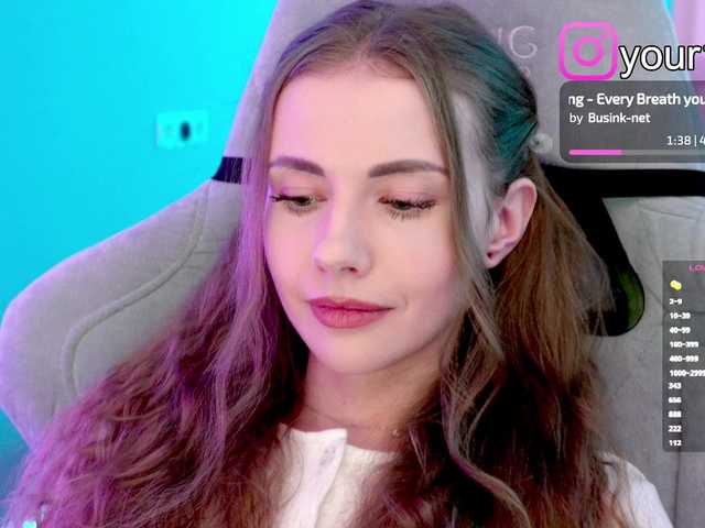 -VikkiL0vesCheese- from BongaCams