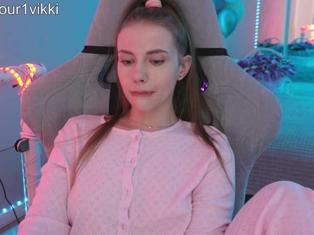 -VikkiL0vesCheese- live cam
