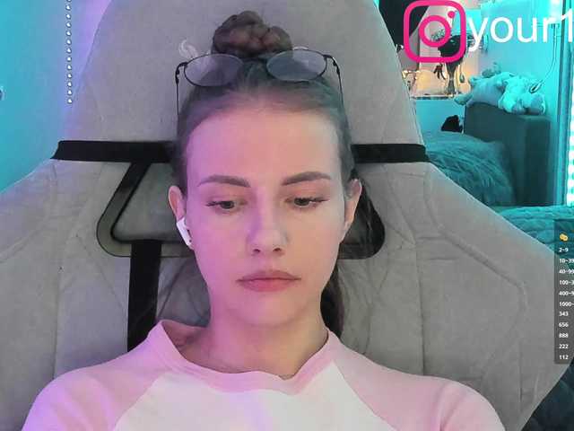 VikkiExtraCheese webcam