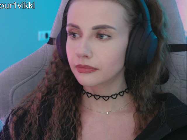 -VikkiL0vesCheese-'s BongaCams show and profile