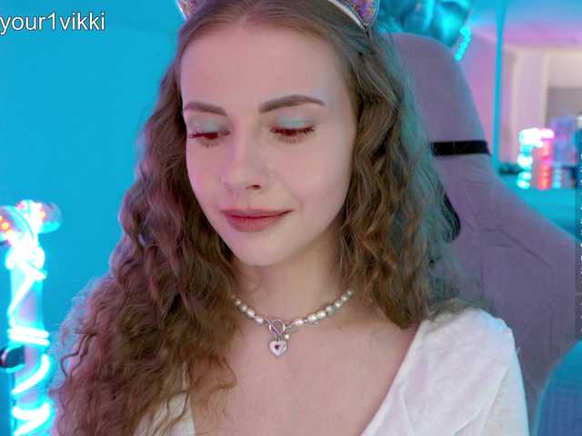 -VikkiL0vesCheese-'s BongaCams show and profile