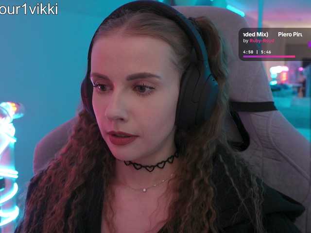 -VikkiL0vesCheese-'s BongaCams show and profile