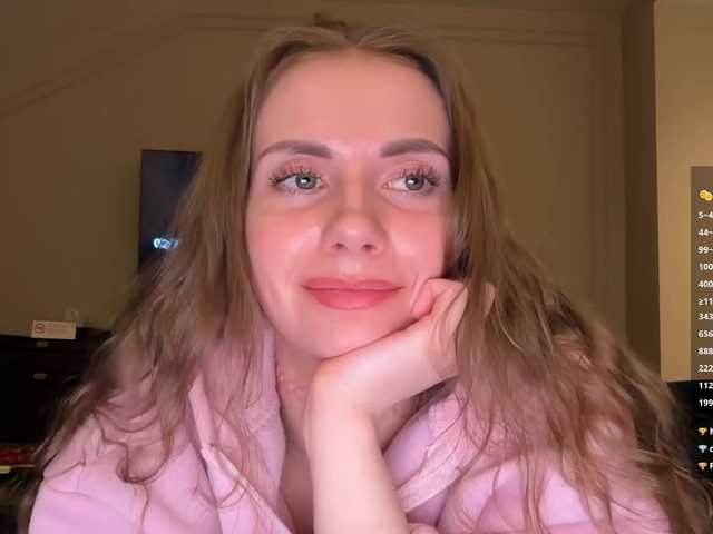  -VikkiL0vesCheese- chat room