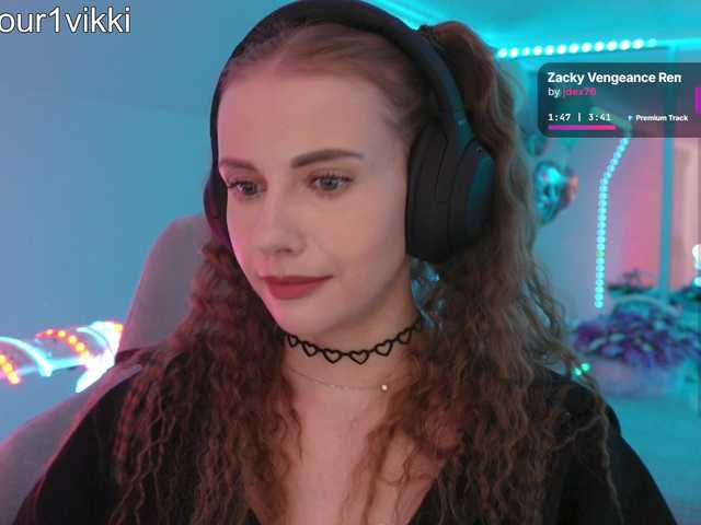 -VikkiL0vesCheese-'s BongaCams profile