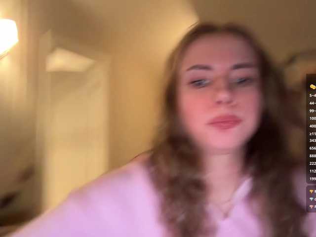  -VikkiL0vesCheese- chat room