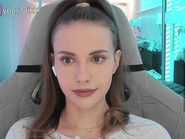 -VikkiL0vesCheese-'s BongaCams show and profile