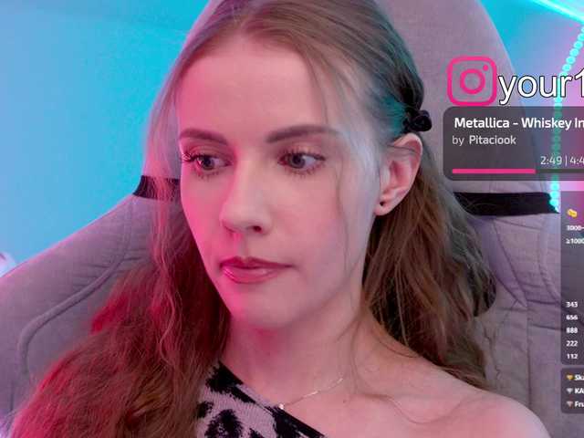 -VikkiL0vesCheese-'s BongaCams show and profile