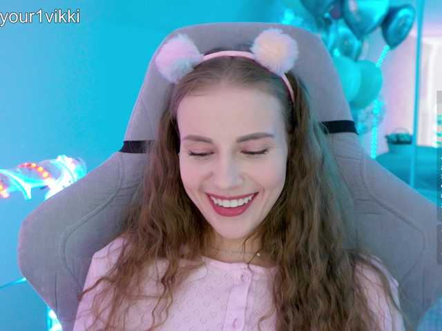 -VikkiL0vesCheese-'s BongaCams show and profile