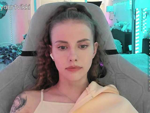 -VikkiL0vesCheese-'s BongaCams profile