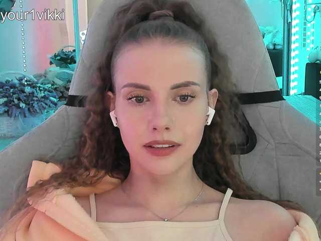 -VikkiL0vesCheese-'s BongaCams show and profile