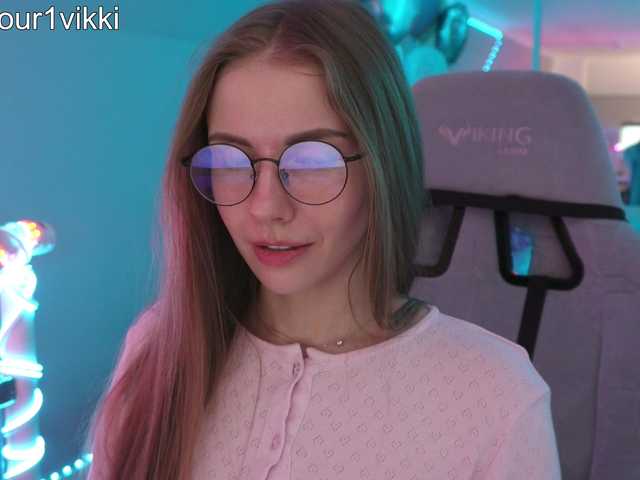 -VikkiL0vesCheese-'s BongaCams show and profile