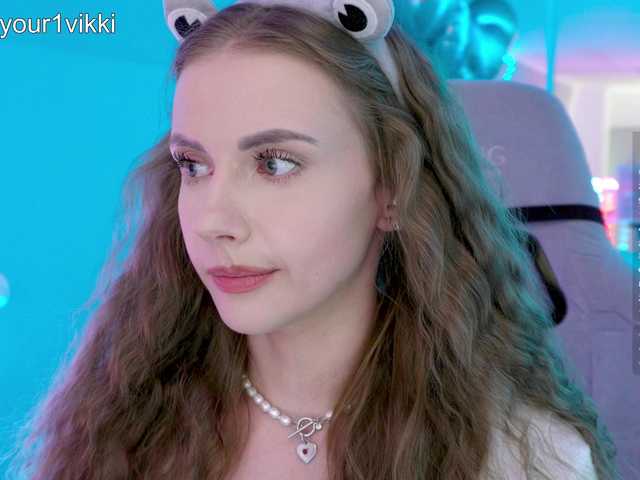 -VikkiL0vesCheese-'s BongaCams profile