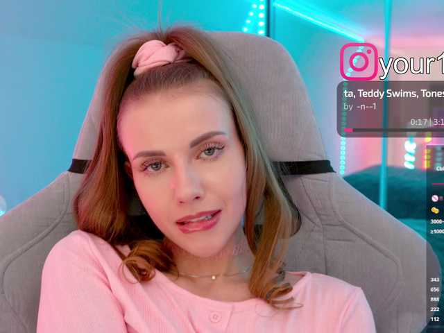 -VikkiL0vesCheese-'s BongaCams show and profile