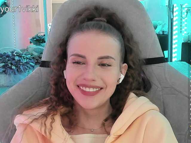 -VikkiL0vesCheese-'s BongaCams show and profile