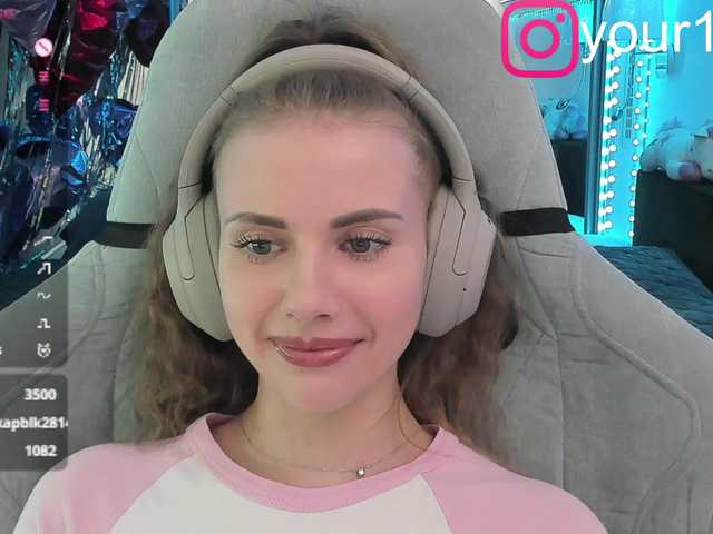 VikkiExtraCheese webcam