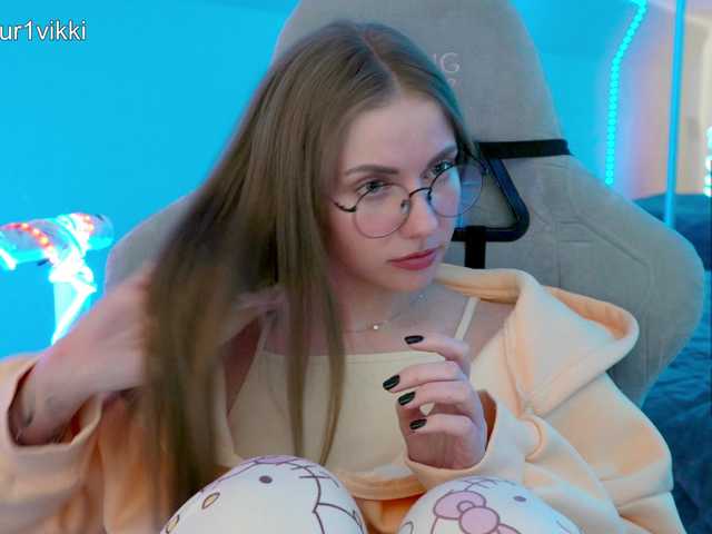 -VikkiL0vesCheese-'s BongaCams show and profile