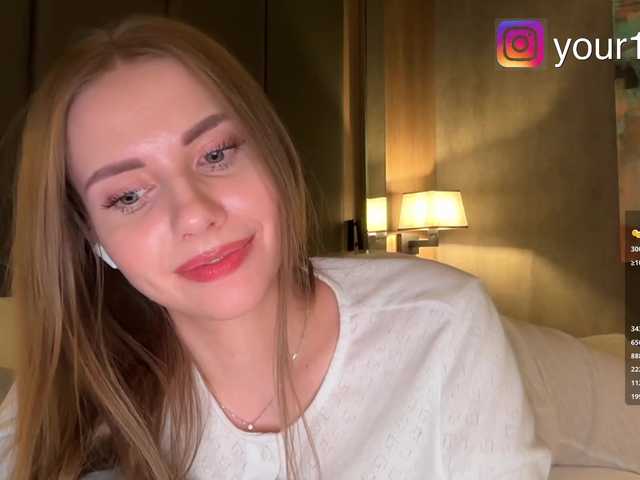 VikkiExtraCheese webcam