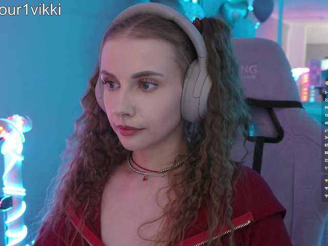 -VikkiL0vesCheese-'s BongaCams profile