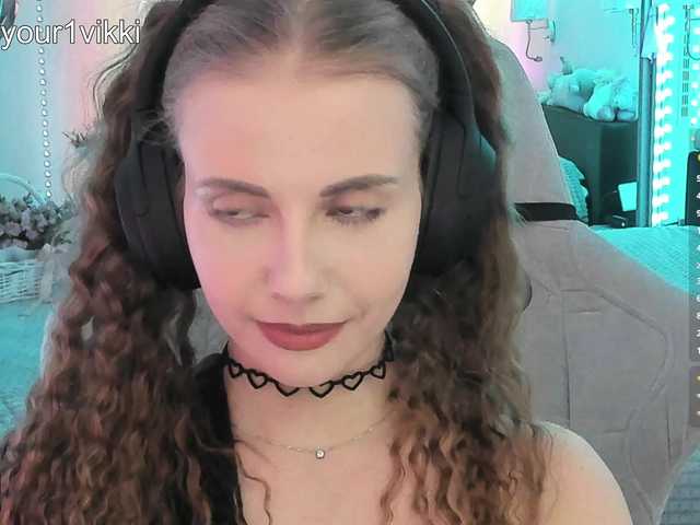 -VikkiL0vesCheese-'s BongaCams profile