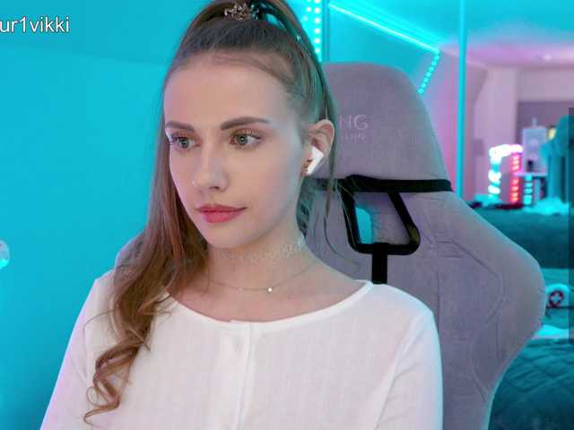 -VikkiL0vesCheese-'s BongaCams show and profile