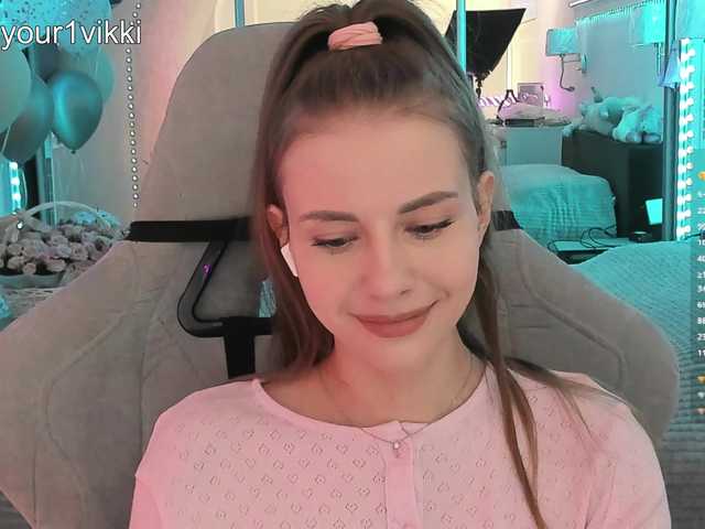 -VikkiL0vesCheese-'s BongaCams profile