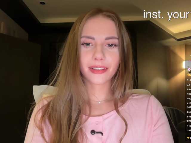 -VikkiL0vesCheese-'s BongaCams show and profile