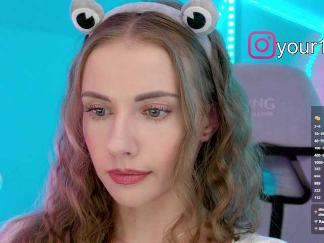 -VikkiL0vesCheese-'s BongaCams show and profile